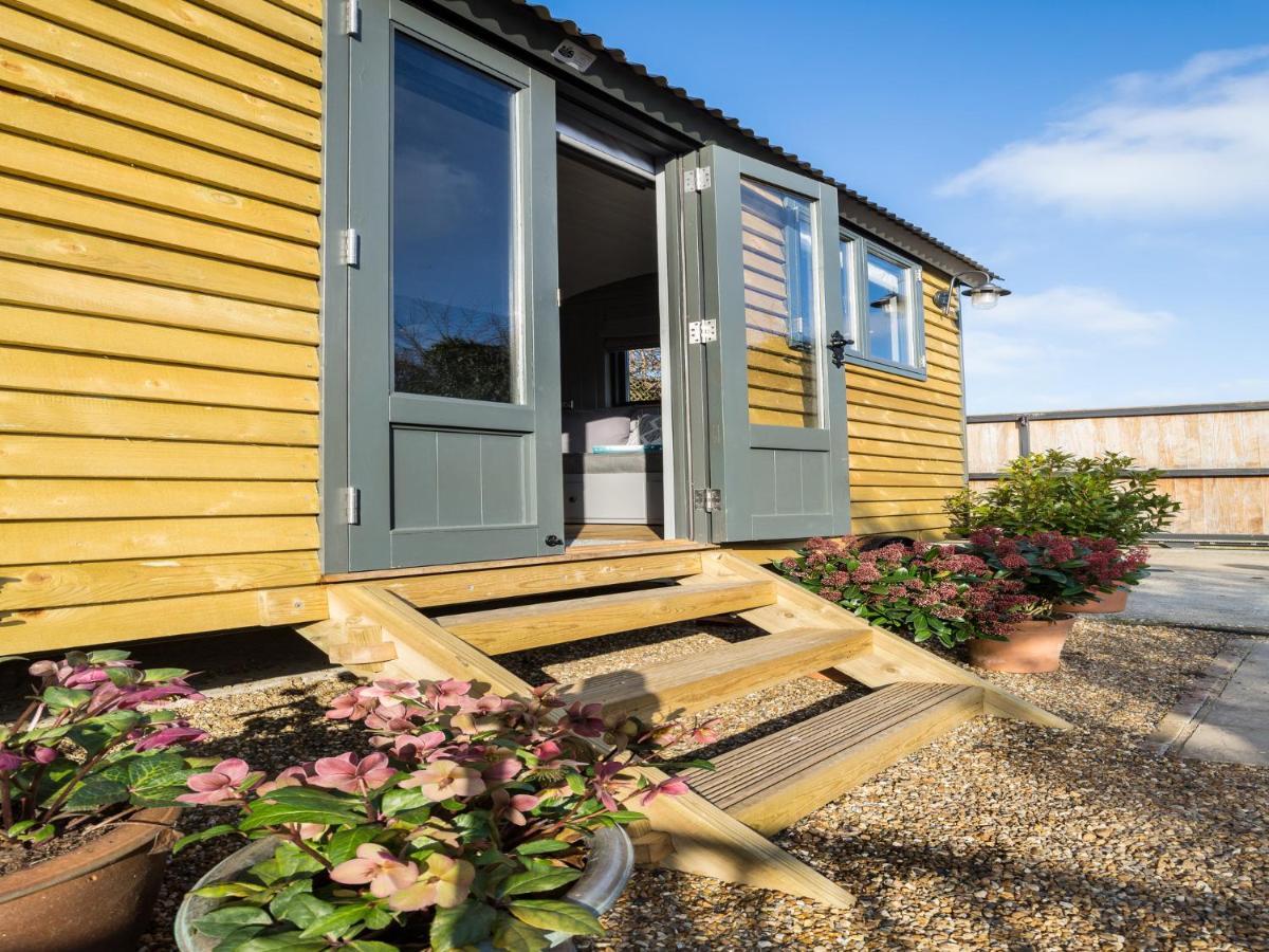 Pass The Keys Whitstable Shepherds Hut Minutes From The Harbour Βίλα Εξωτερικό φωτογραφία